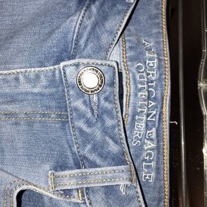 American eagle light wash skinny jeans!